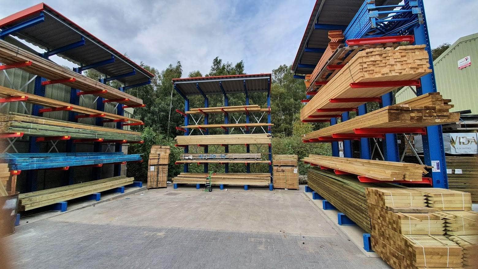 Outdoor Cantilever Racking